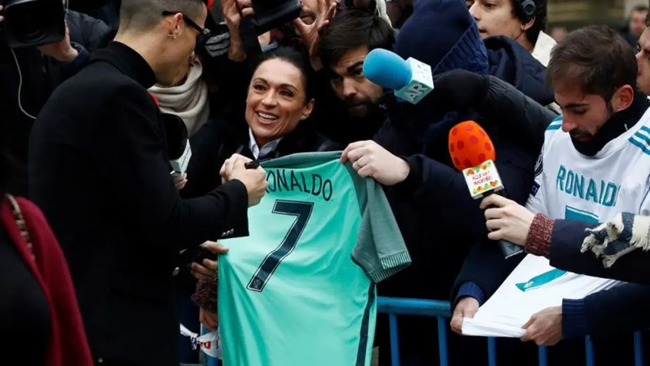 El exjugador del Real Madrid Cristiano Ronaldo, a su llegada este martes a la Audiencia Provincial de Madrid. EMILIO NARANJO (EFE)