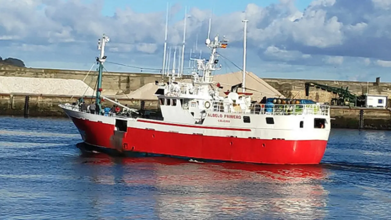 Un palangrero de Celeiro que opera en caladeros del Gran Sol. X.LOMBARDERO