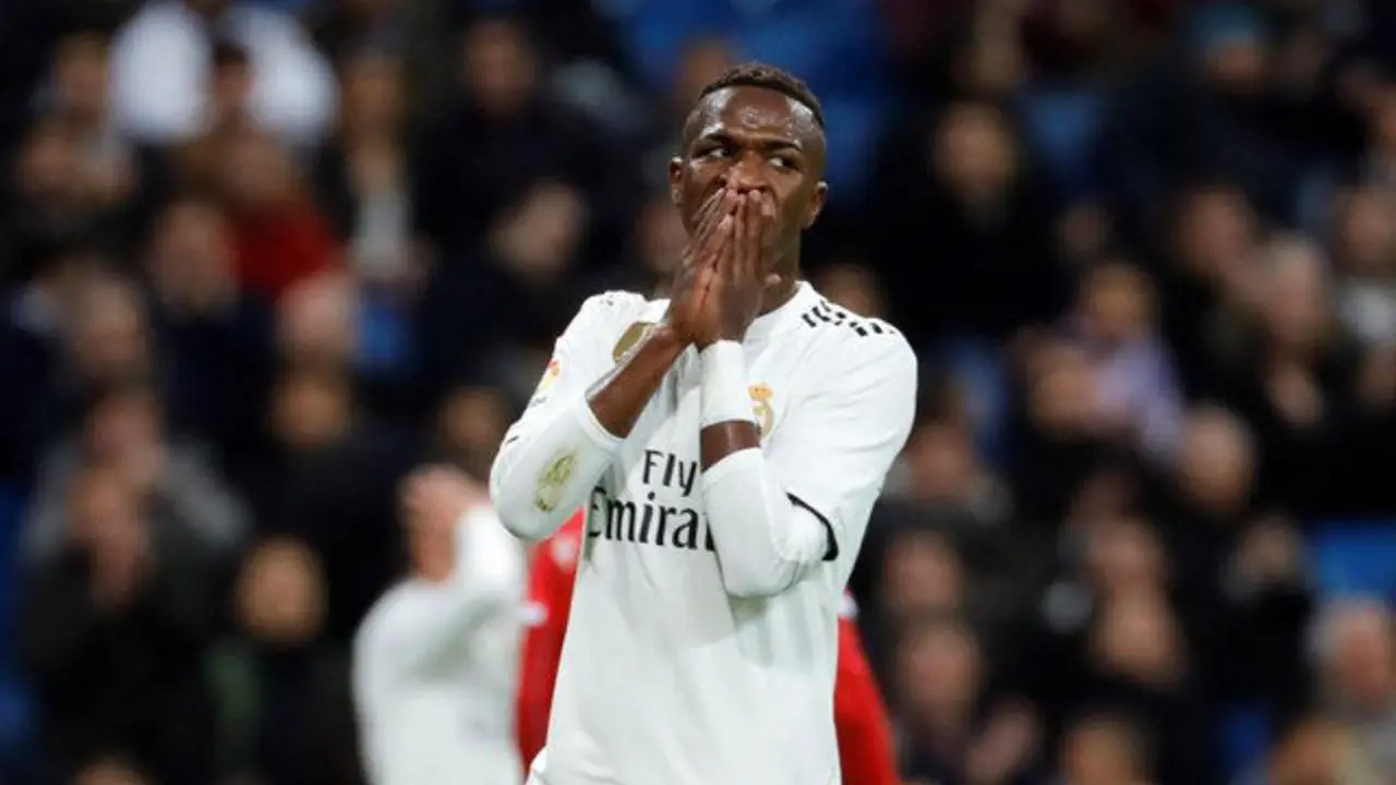 Vinicius, en un momento del partido. JUAJO MARTÍN (EFE)