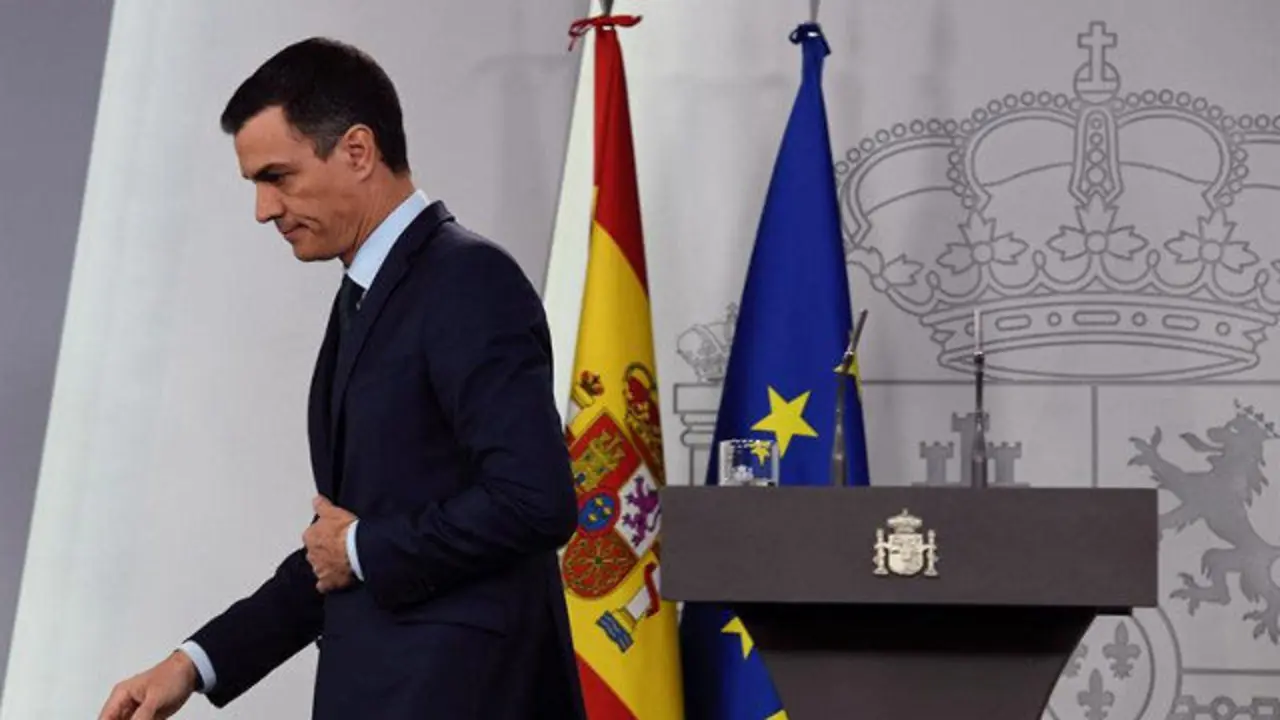 Pedro Sánchez, tas la rueda de prensa en la Moncloa. VÍCTOR LERENA (EFE)