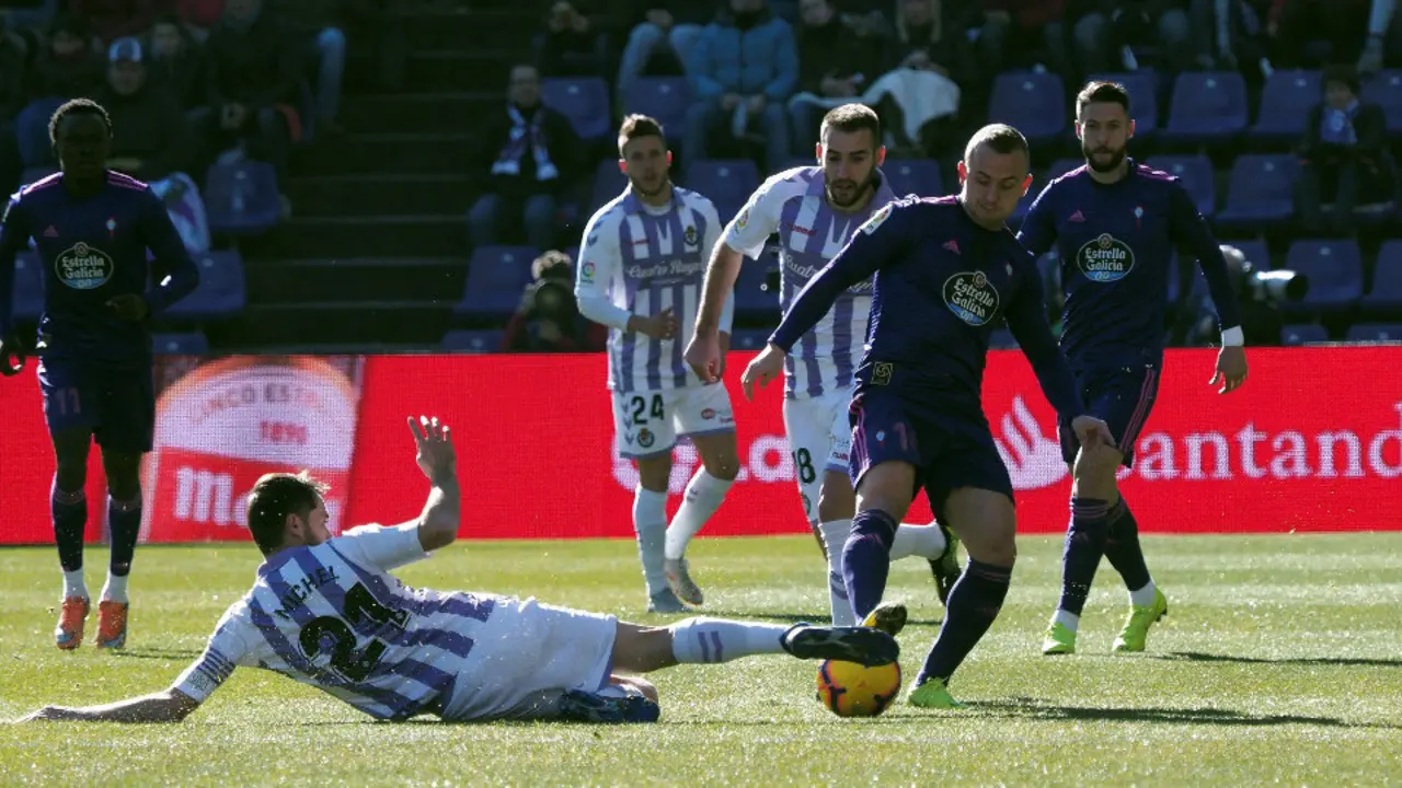 Una de las acciones del Valldolid-Celta.R.GARCÍA (Efe)