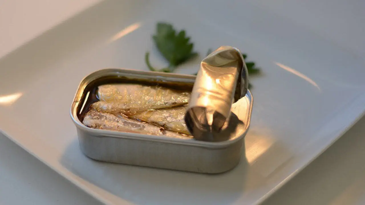Sardinas en conserva. EP