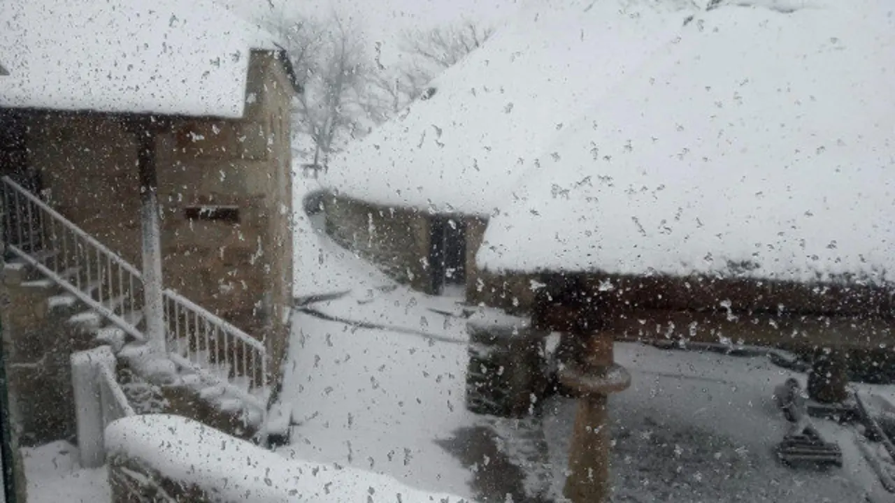 Nevando en Piornedo. ANDREA ALONSO