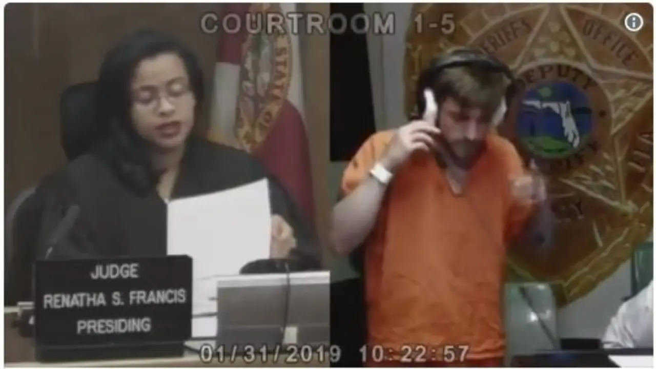 Monti, al escuchar los cargos en prisión. EP