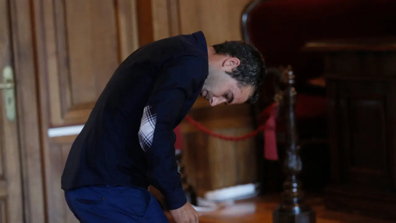 Juan Manuel L.M., condenado por violar de forma continuada a su expareja, durante el juicio. GONZALO GARCÍA (ARCHIVO)