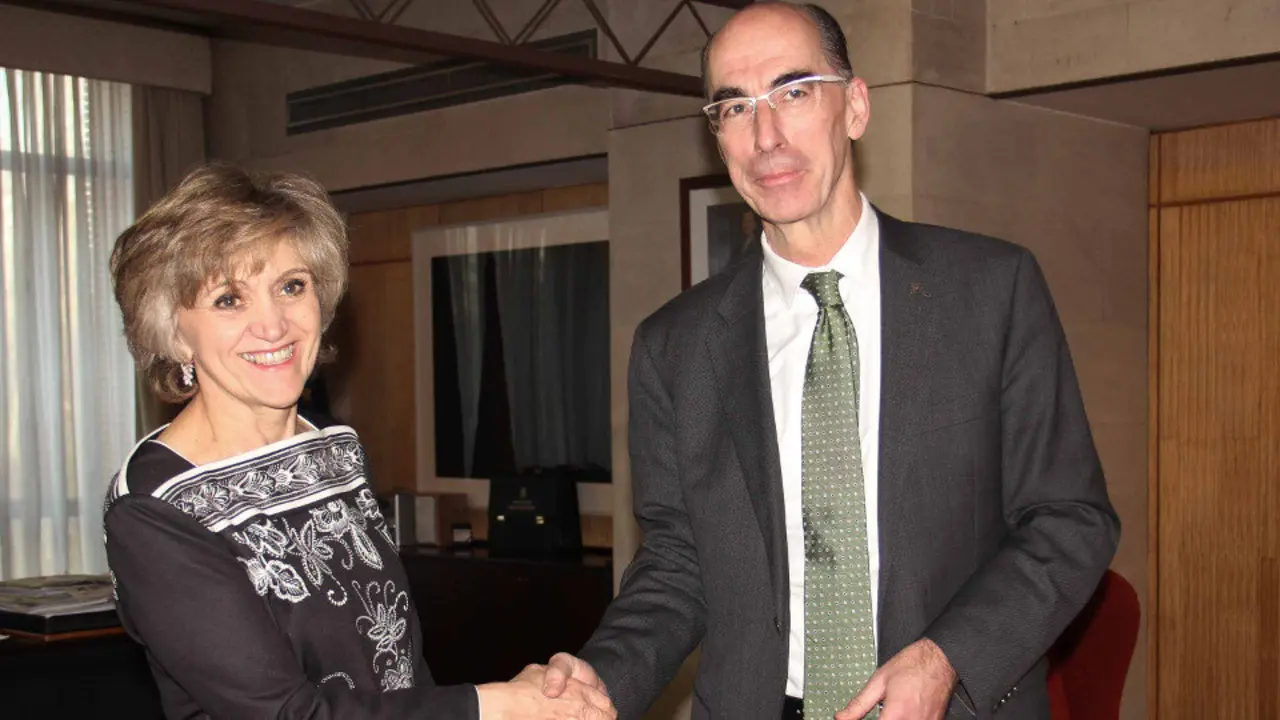 La ministra de Sanidad y el conselleiro Almuiña. EP
