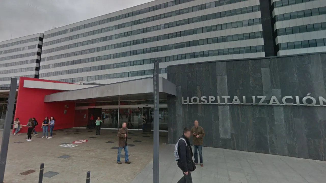 La víctima tuvo que ser trasladada de urgencia al Hospital Universitario Central de Asturias. GOOGLE MAPS