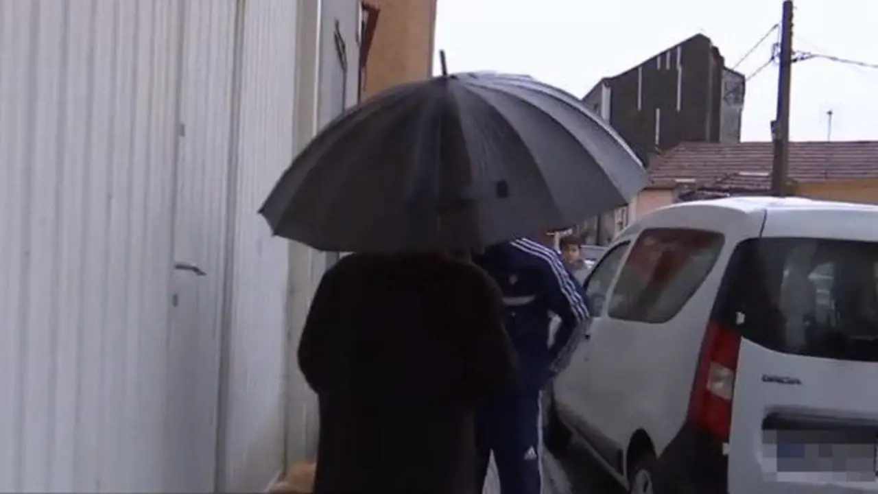 El anciano que raya coches en Vigo. TELECINCO