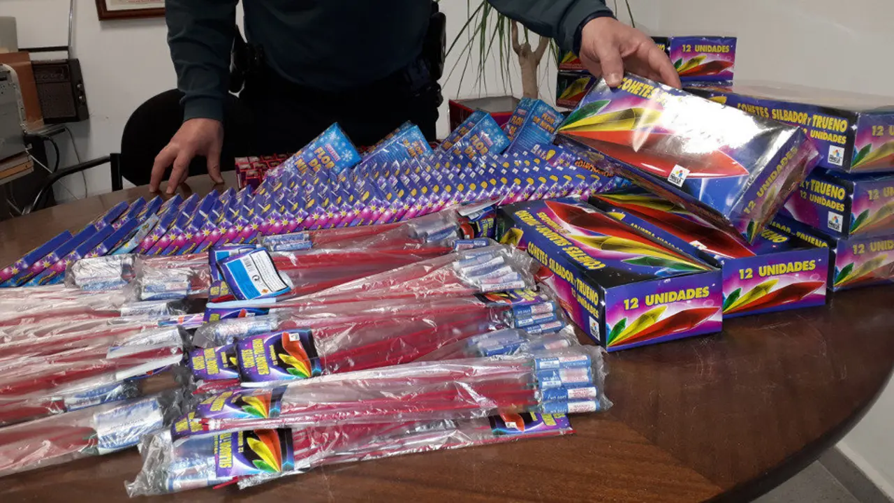 Material pirotécnico incautado. GUARDIA CIVIL