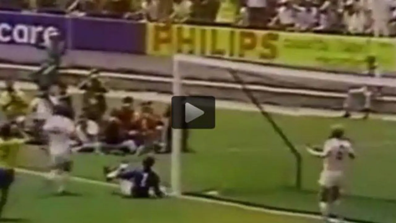 La parada de Banks a Pel&eacute;. YOUTUBE