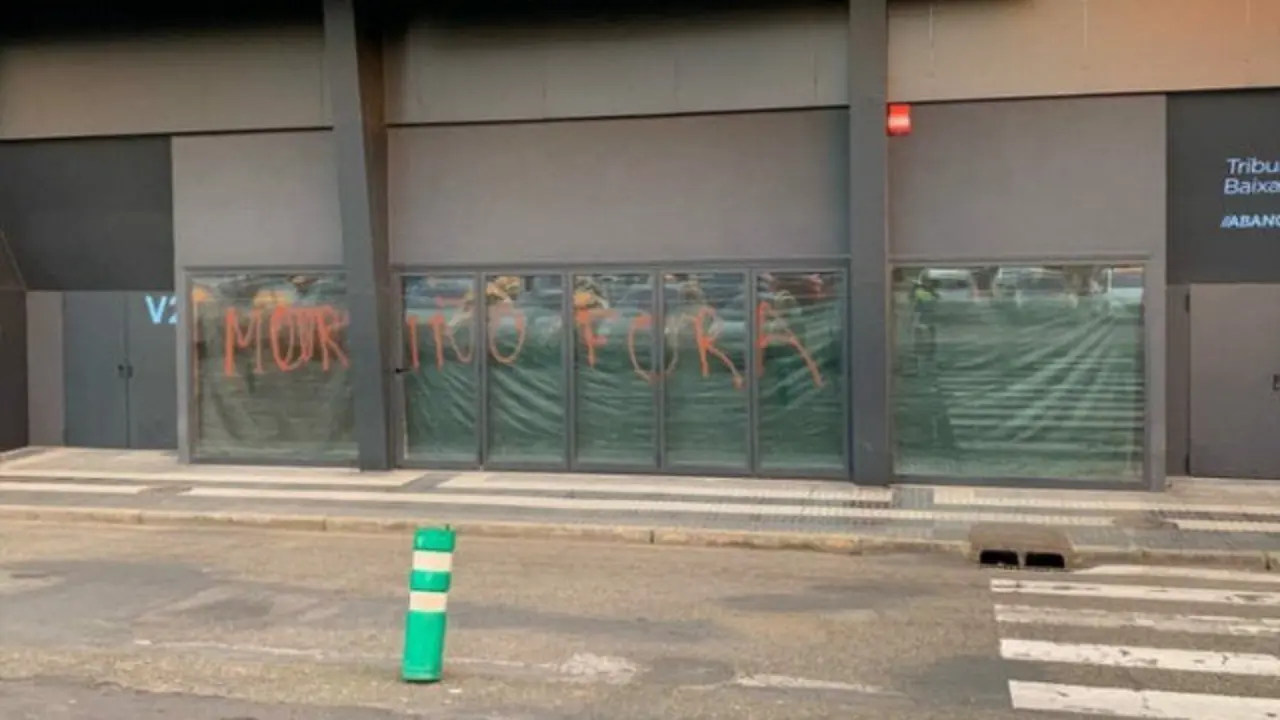 Pintadas en Balaídos contra Mouriño. TWITTER (@Martin_Camano)