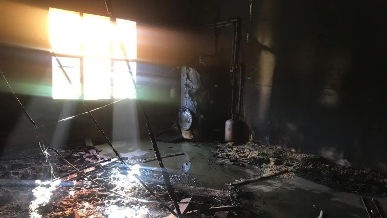 Danos no interior da instalacion de Campo Lameiro tras o incendio. OS SOLFAMIDAS