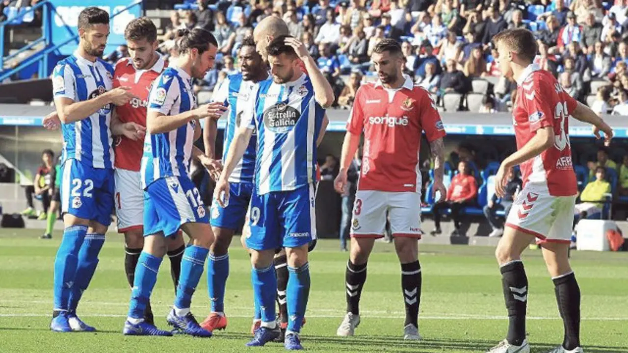 Un momento del partido que enfrentó al Deportivo con el Nàstic en Riazor. TWITTER (@rcdeportivo)