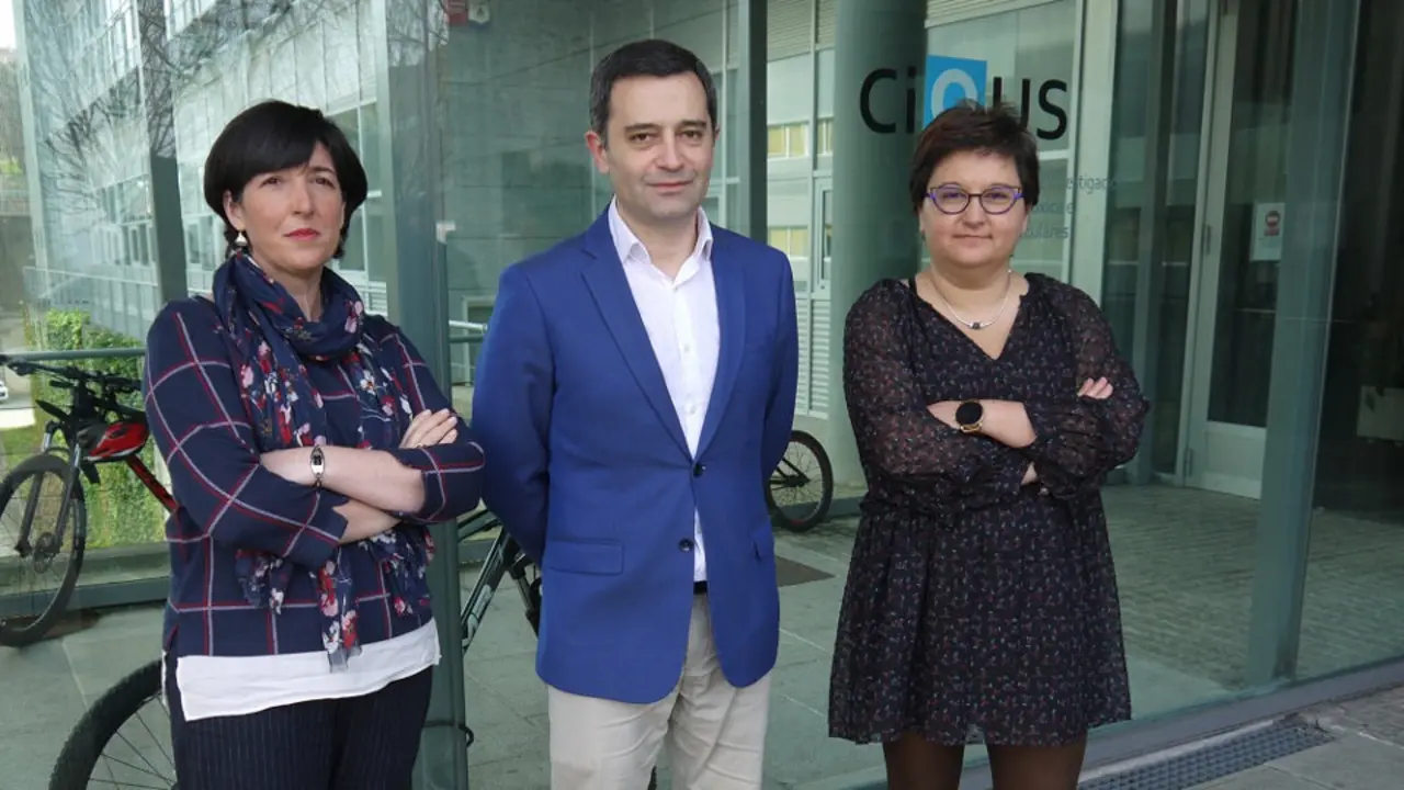 De izquierda a derecha, Carme Pampín, José Brea y Ánxeles Expósito. EP