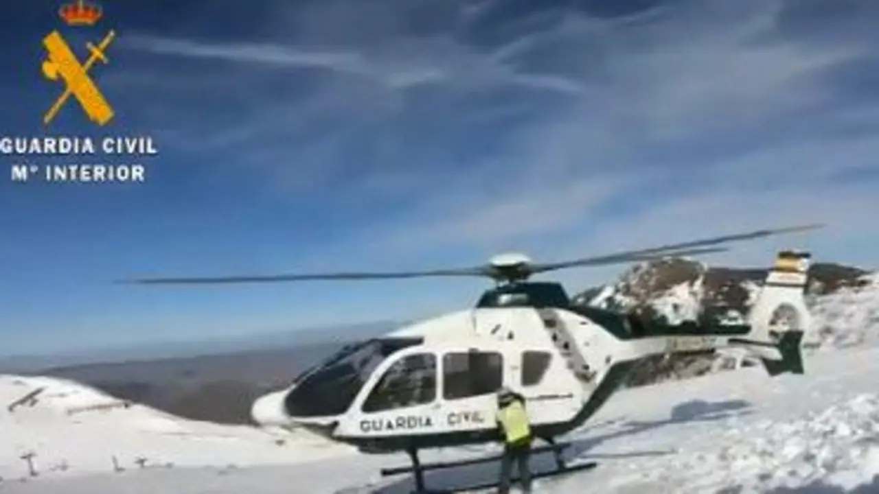 Rescate en la montaña de la Guardia Civil. TWITTER