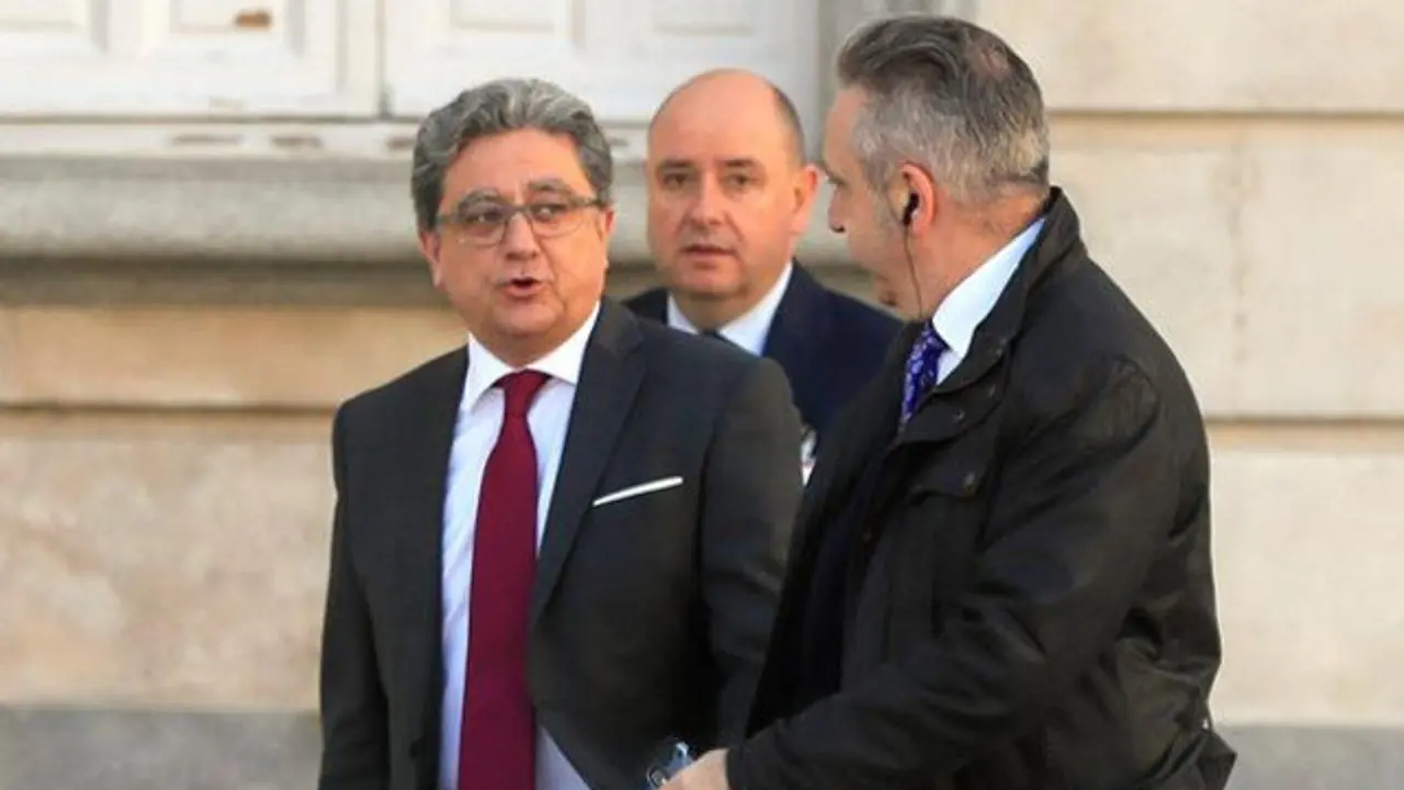 El exdelegado del Gobierno en Cataluña, Enric Millo, llega al Tribunal Supremo. FERNANDO ALVARADO (EFE)