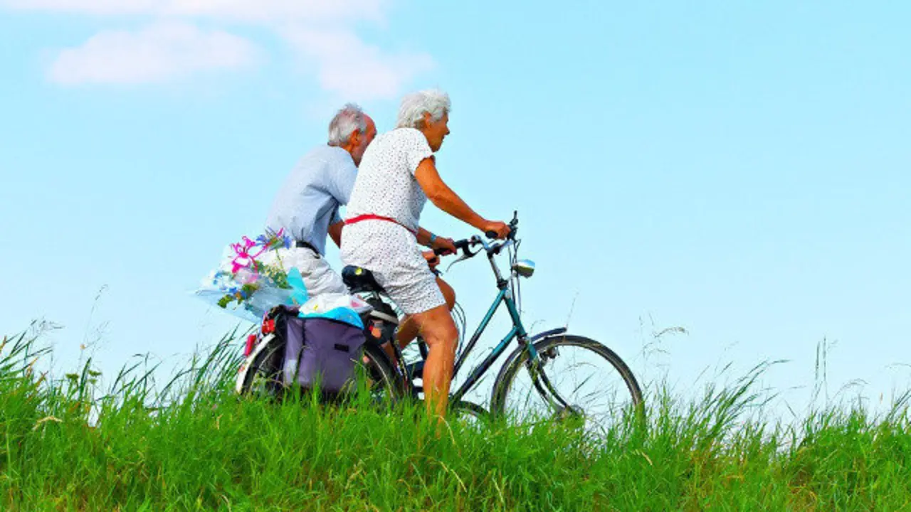 La práctica de ejercicio físico representa un factor protector de la salud mental. EP