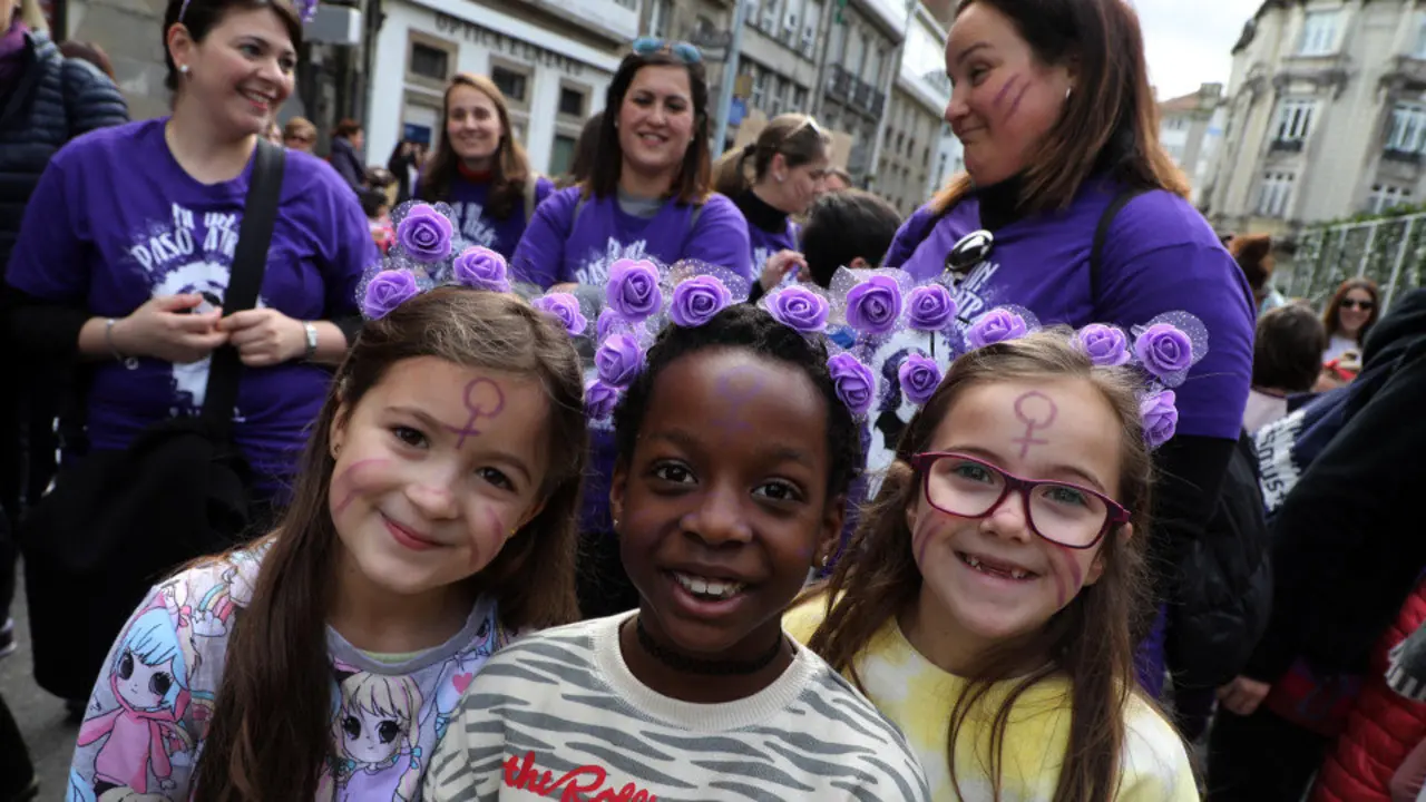 Una de las marchas del 8-M que se celebran en Santiago. PEPE FERRÍN