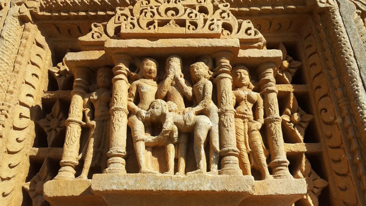 Relieve con una escena sexual. EP