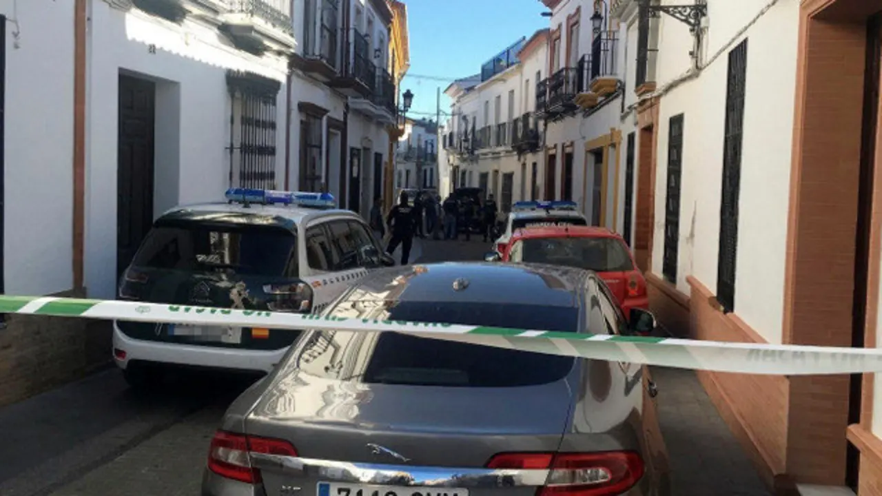 Rúa na localidade de Bollullos onde se rexistrou o crime. EFE