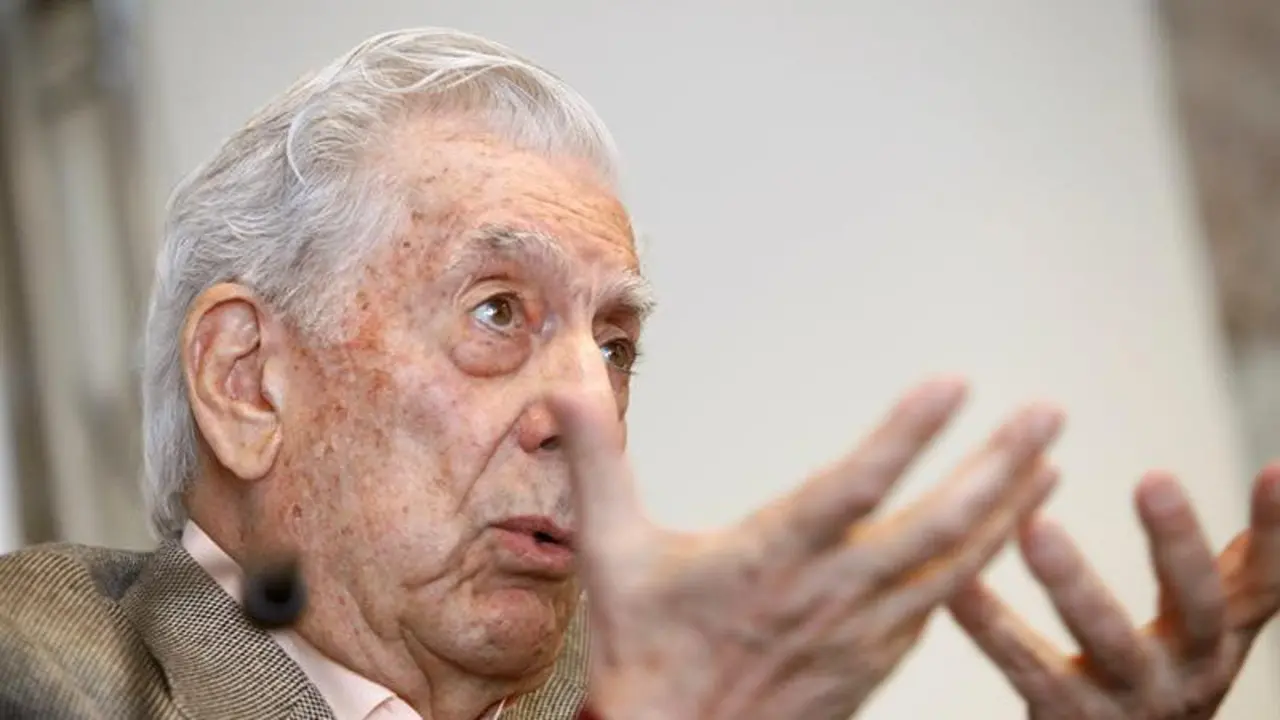 Mario Vargas Llosa, en A Coruña. CABALAR, EFE