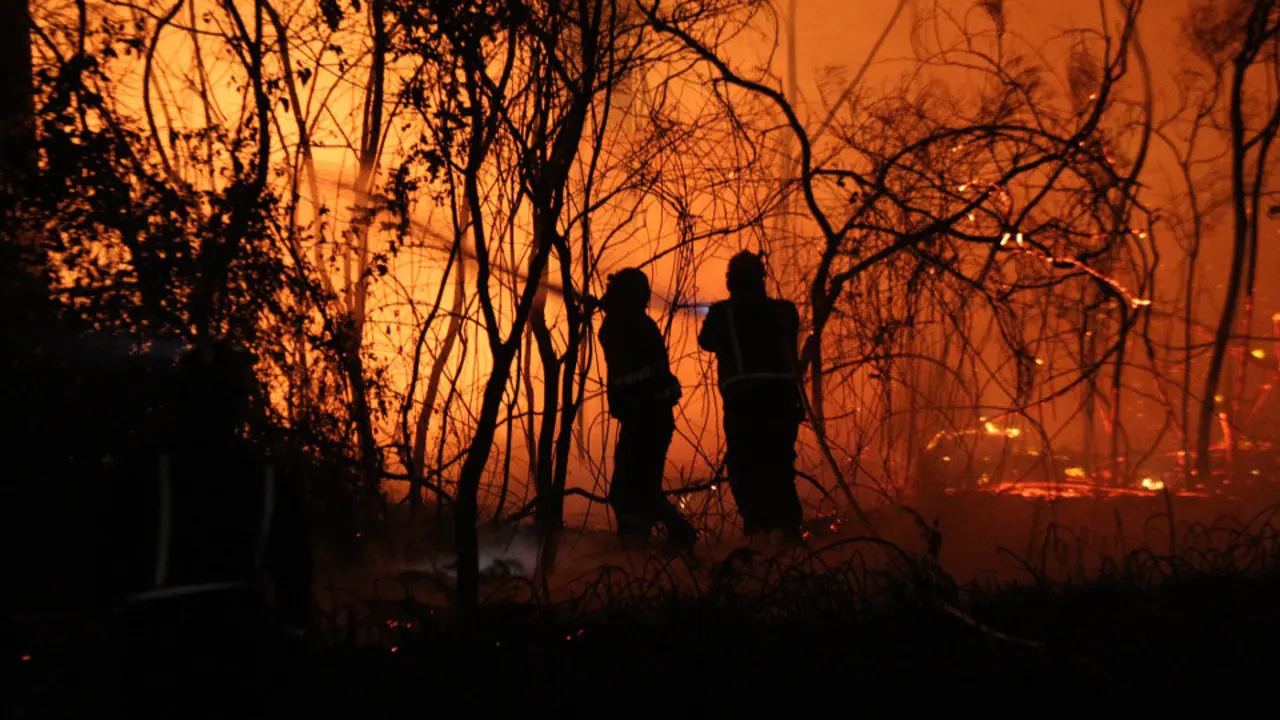 Uno de los múltiples incendios que tuvieron lugar en 2017. RAFA FARIÑA