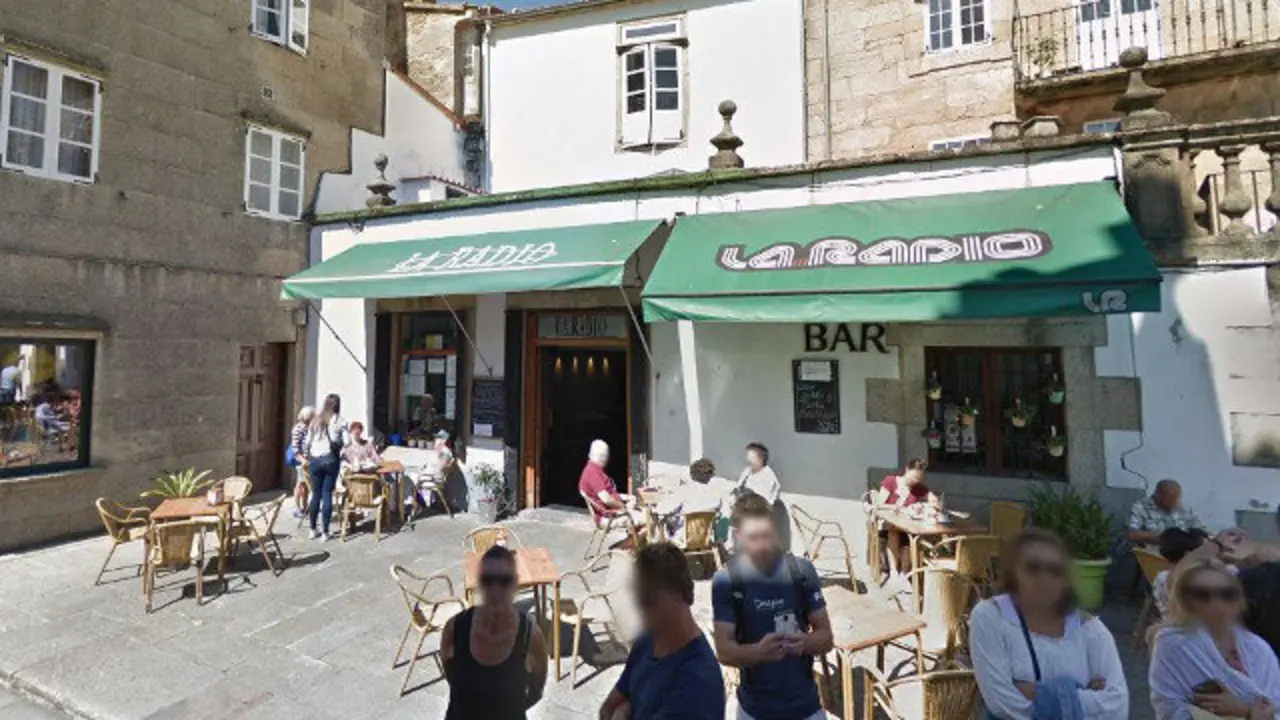 Entrada del café-bar La Radio. GOOGLE MAPS