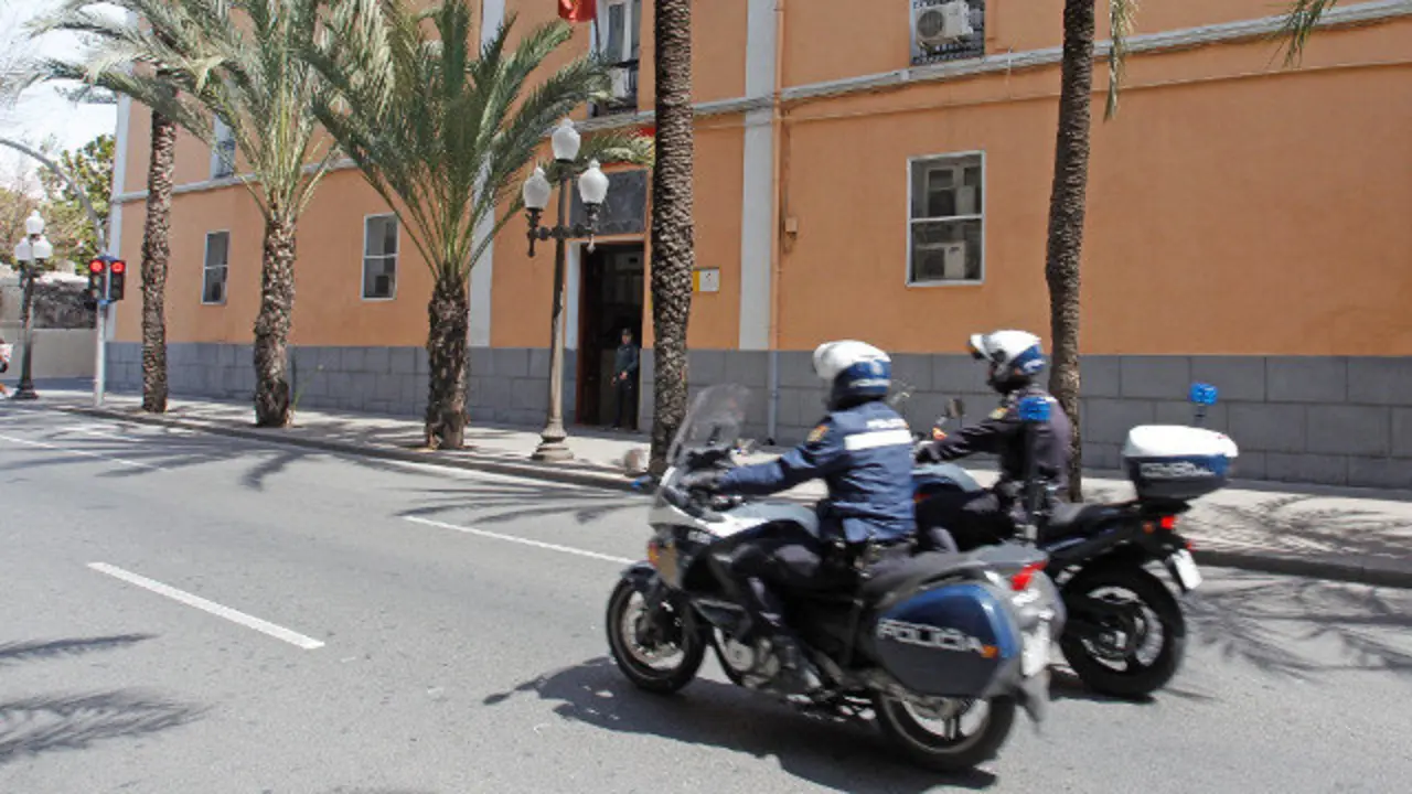 Vista xeral da Comandancia da Garda Civil de Alacante onde se atopa detido o sospeitoso do crime. MORELL (EFE)