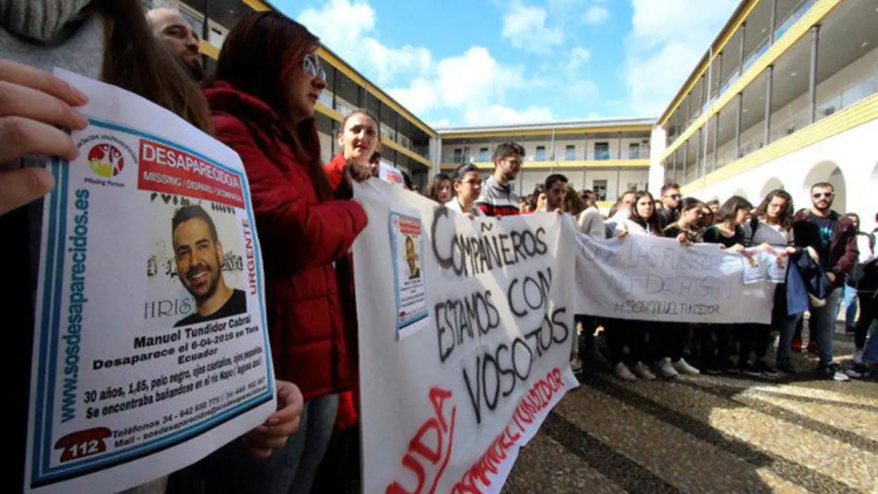 Concentración por el joven desaparecido. EFE