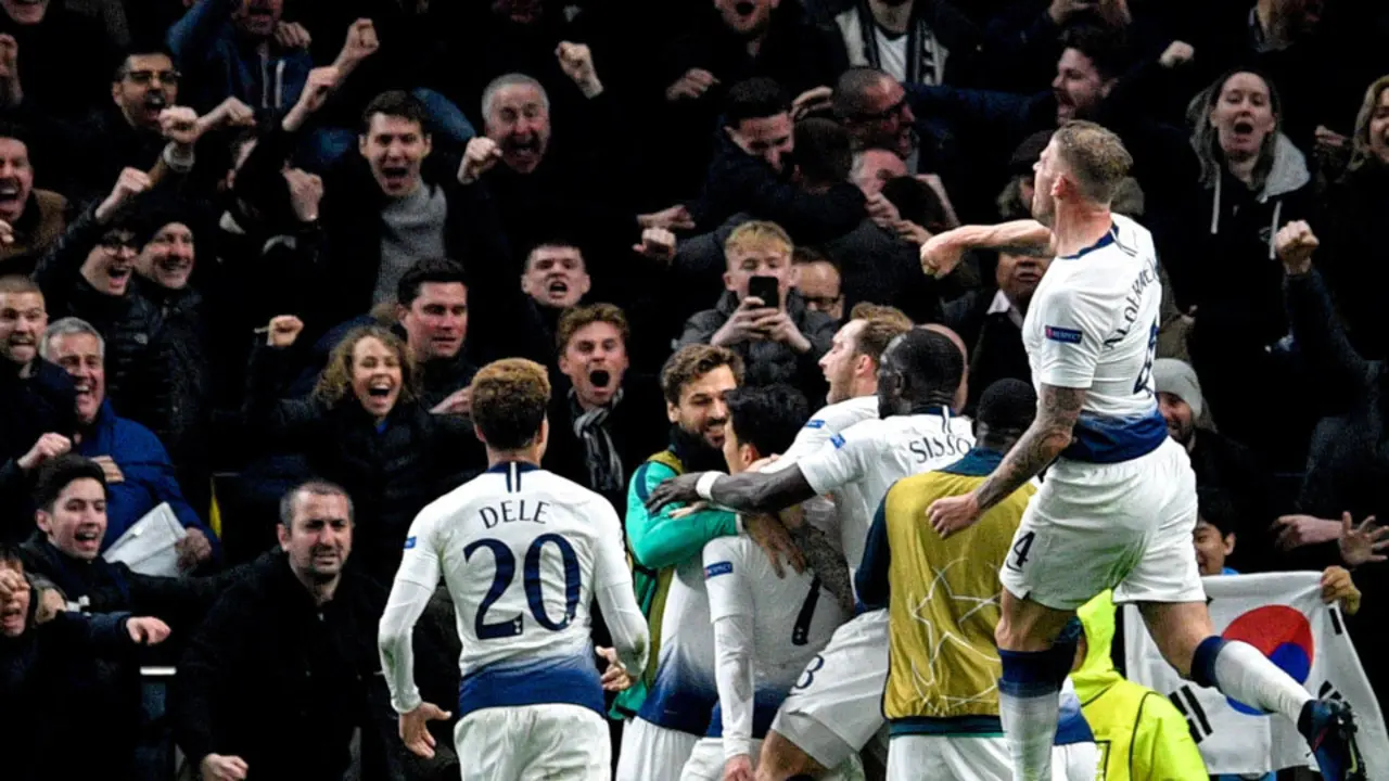 Los jugadores del Tottenham celebran el gol de la victoria ante el City.NEIL HALL (Efe)