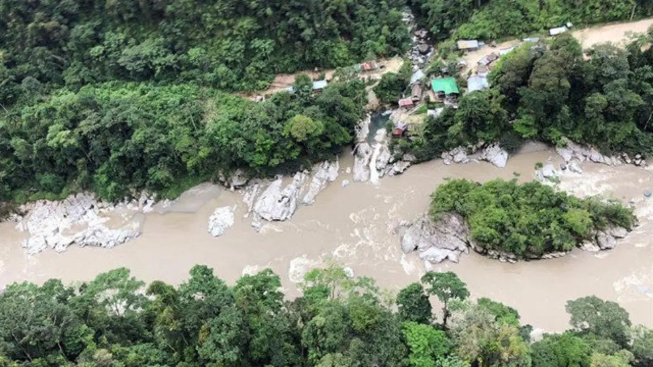 Un tramo del Amazonas donde se realiza la búsqueda del estudiante español Manuel Tundidor. EFE
