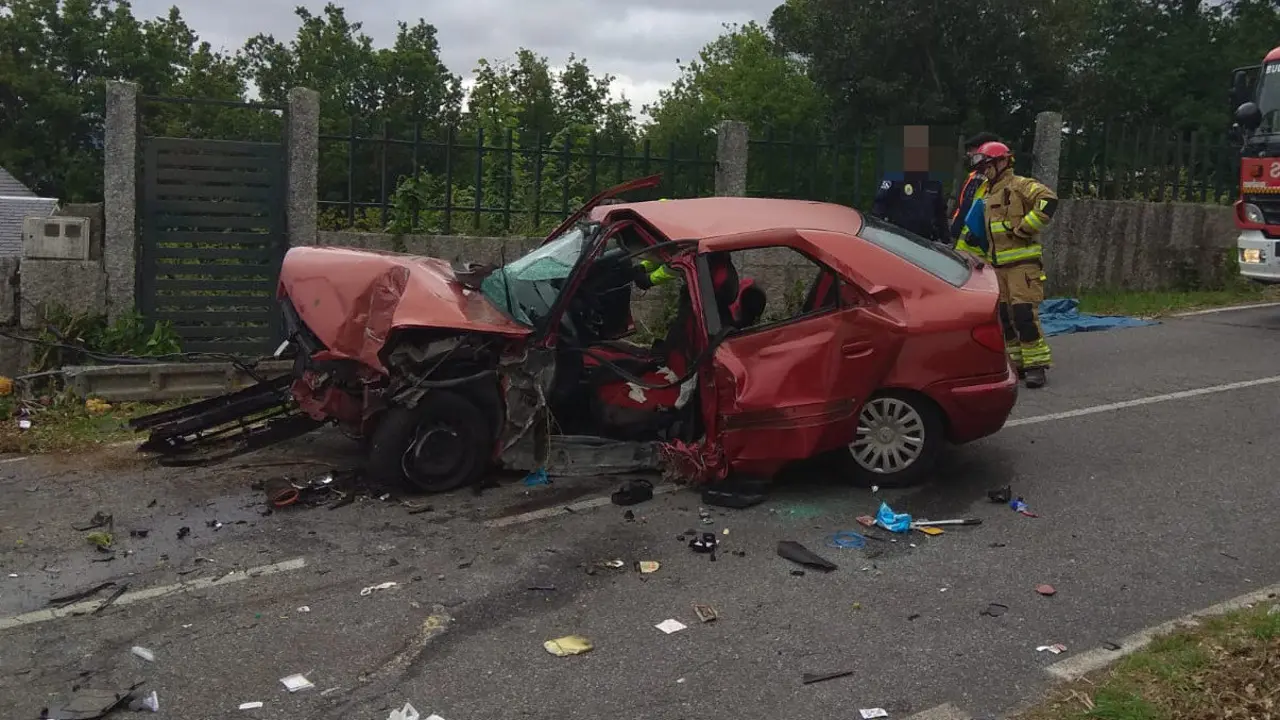 El coche siniestrado en Marín MELISSA GÓMEZ