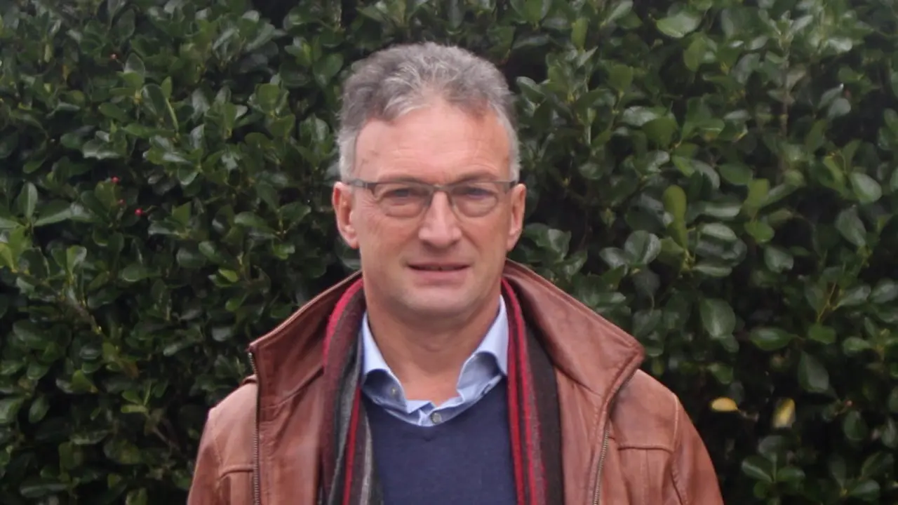 José Luis Raposo, alcalde de Pedrafita do Cebreiro. VICTORIA RODRÍGUEZ (Portada)