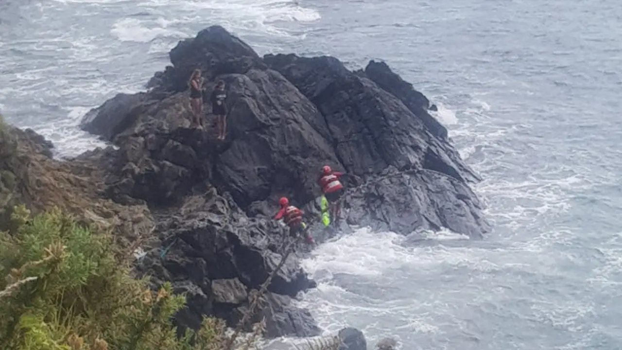 Imagen del rescate en Pragueira. FACEBOOK EMERXENCIAS NOALLA
