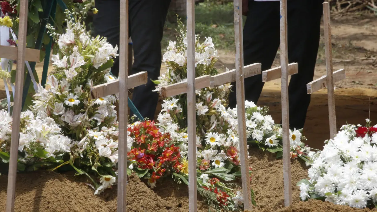 Montículos dalgunhas das tumbas de Sri Lanka.PUSHPA KUMARA (Efe)