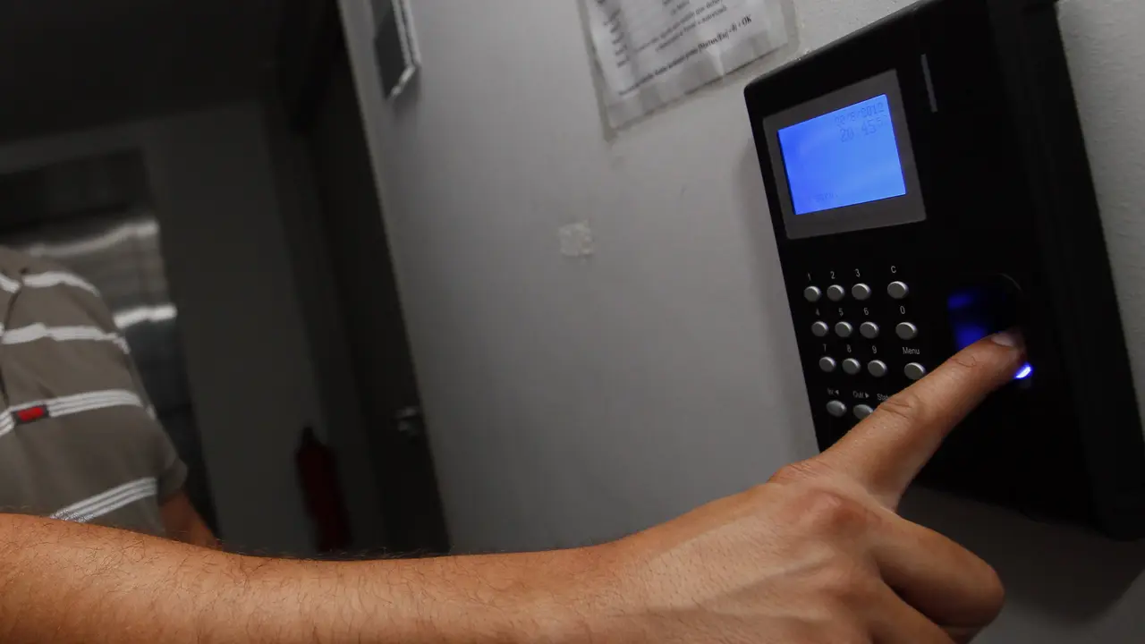 Sistema de fichaje en un concello.EP