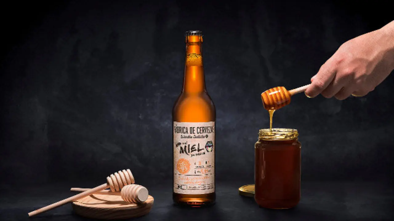 Estrella Galicia con miel. EP