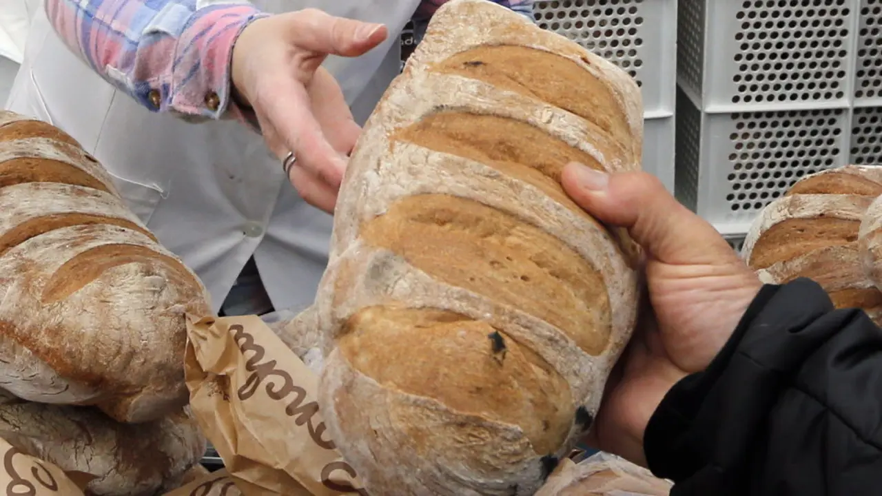 Una pieza de pan. SEBAS SENANDE