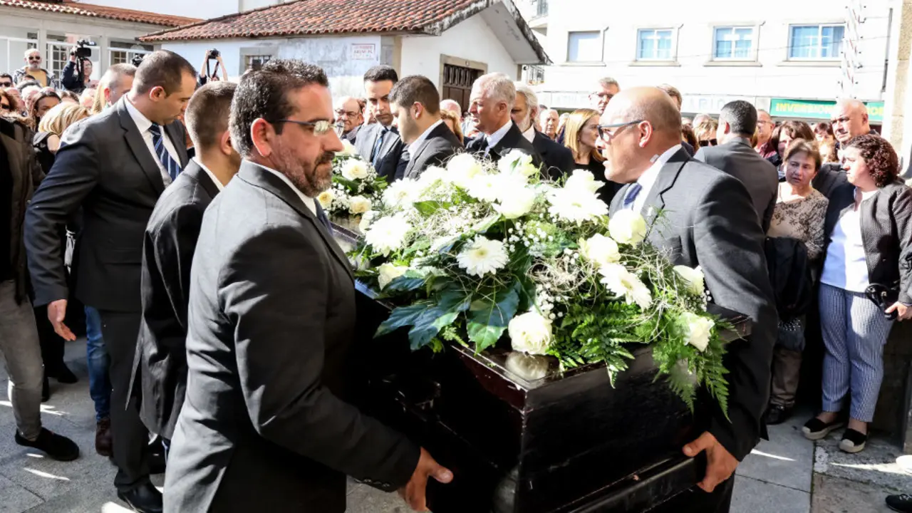 Pontecesures da su último adiós a las víctimas gallegas de los atentados de Sri Lanka. LUIS POLO