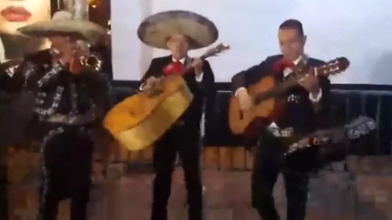 Los mariachis. YOUTUBE