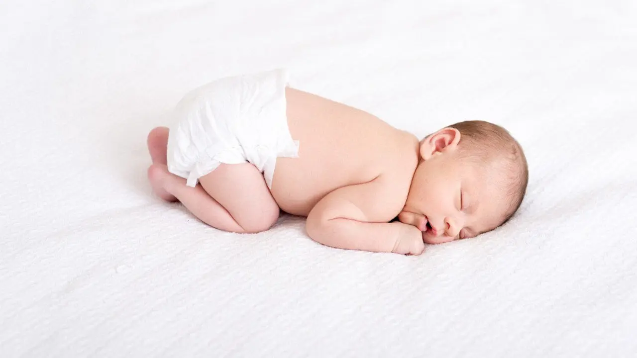 Bebé en pañales. EP