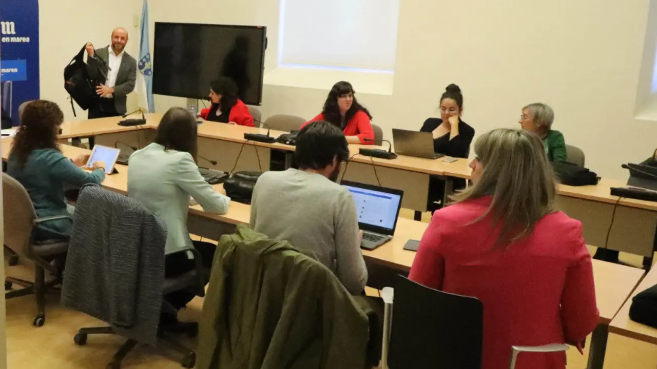 Villares, reunido con miembros de En Marea. AGN