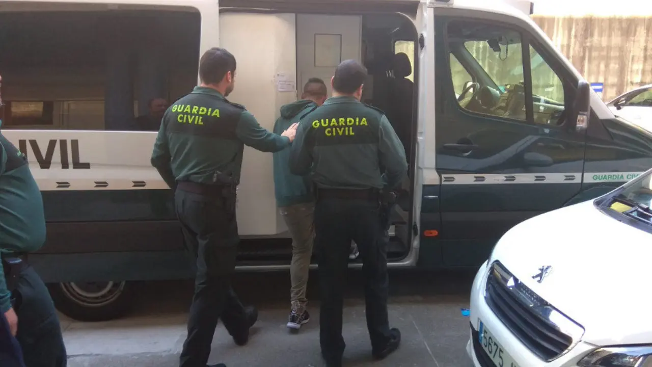 El vecino de Poio detenido por los atracos. DP