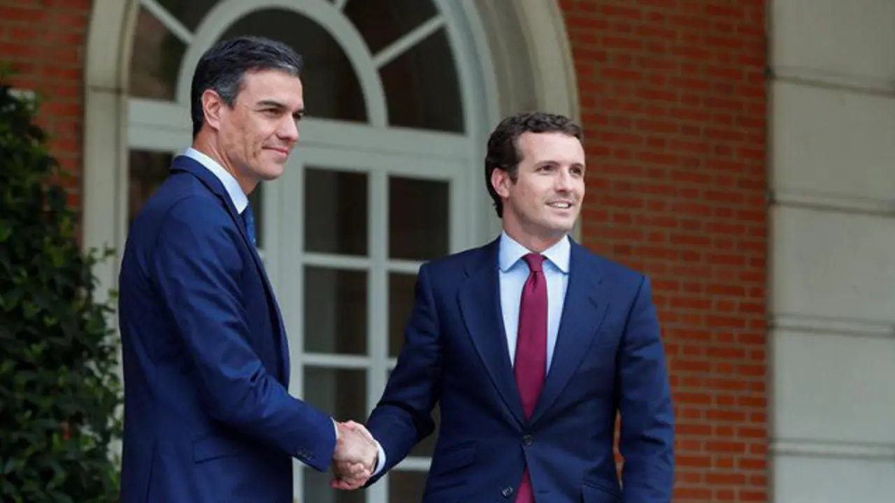 Pedro Sánchez y Pablo Casado.EMILIO NARANJO
