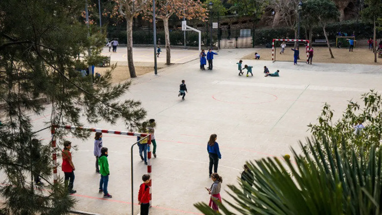 Patio dun colexio. PIXABAY