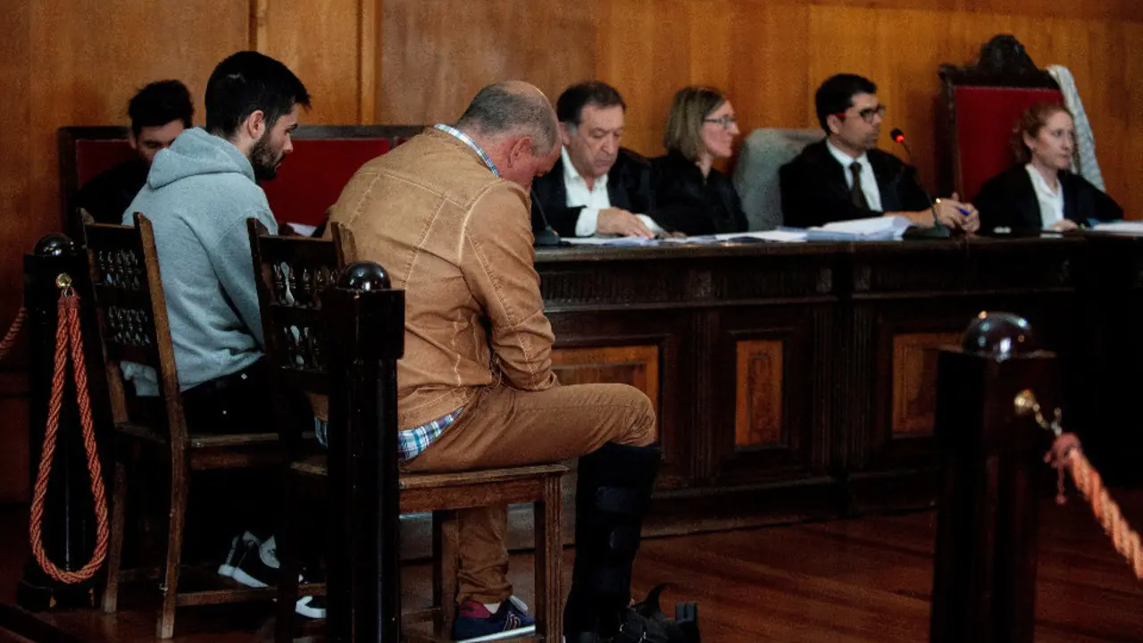 Los dos acusados, durante la última fase del juicio. BRAIS LORENZO (Efe)