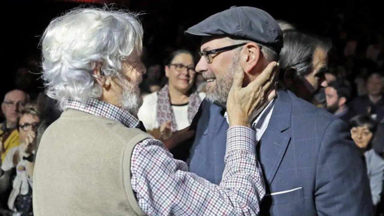 Beiras arroupa a Noriega. LAVANDEIRA JR