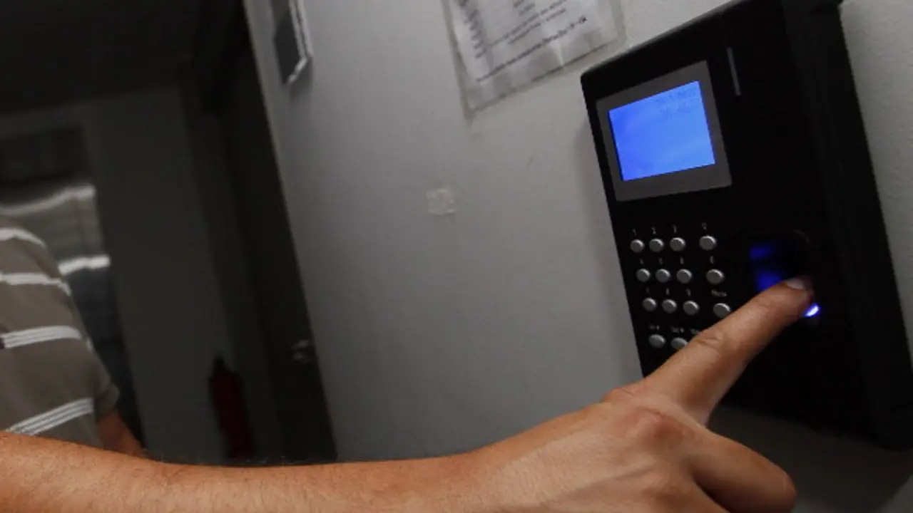 Una máquina de registro horario. EP