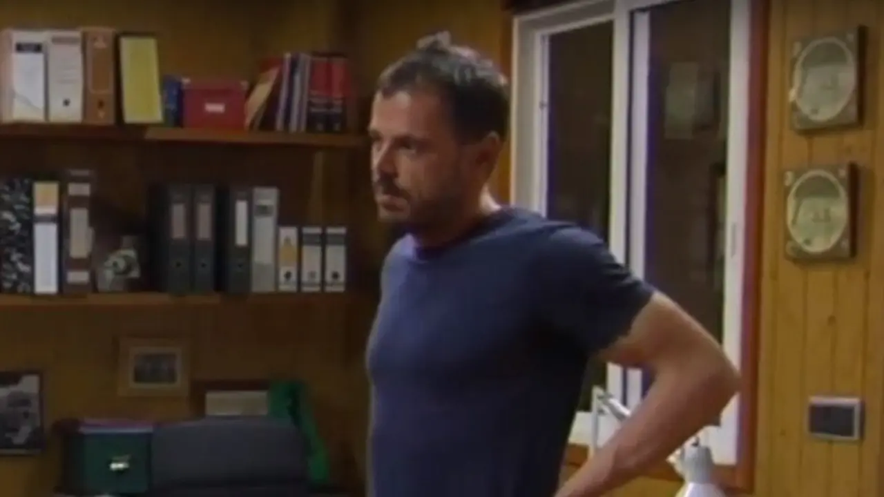 Javier Miñones, en una escena de la serie Serramoura. TVG