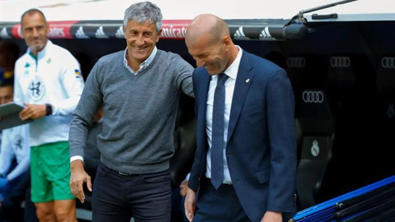 Quique Setién y  Zinedine Zidane. EMILIO NARANJO